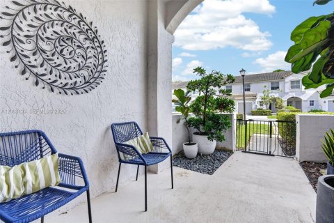 House in Pembroke Pines, Florida 3 bedrooms, 142.05 sq.m. № 2069417 - photo 5