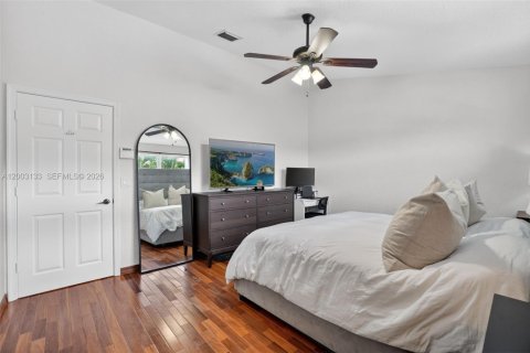 House in Pembroke Pines, Florida 3 bedrooms, 142.05 sq.m. № 2069417 - photo 21