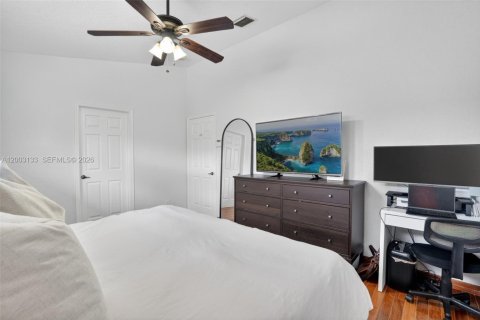 House in Pembroke Pines, Florida 3 bedrooms, 142.05 sq.m. № 2069417 - photo 22