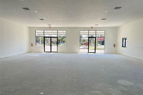 Immobilier commercial à louer à Winter Haven, Floride № 226829 - photo 8