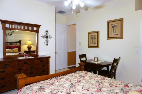 House in Land O' Lakes, Florida 4 bedrooms, 292.55 sq.m. № 2200693 - photo 24