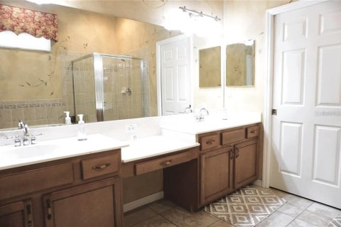 House in Land O' Lakes, Florida 4 bedrooms, 292.55 sq.m. № 2200693 - photo 18