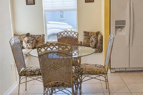 House in Land O' Lakes, Florida 4 bedrooms, 292.55 sq.m. № 2200693 - photo 9