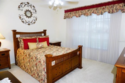 House in Land O' Lakes, Florida 4 bedrooms, 292.55 sq.m. № 2200693 - photo 22