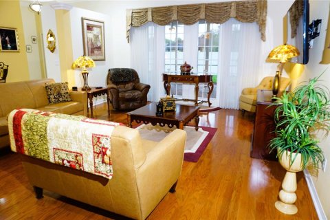 House in Land O' Lakes, Florida 4 bedrooms, 292.55 sq.m. № 2200693 - photo 7