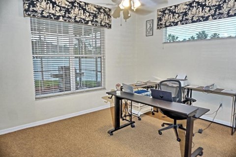 House in Land O' Lakes, Florida 4 bedrooms, 292.55 sq.m. № 2200693 - photo 25
