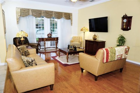 House in Land O' Lakes, Florida 4 bedrooms, 292.55 sq.m. № 2200693 - photo 5