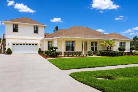 House in Land O' Lakes, Florida 4 bedrooms, 292.55 sq.m. № 2200693 - photo 2