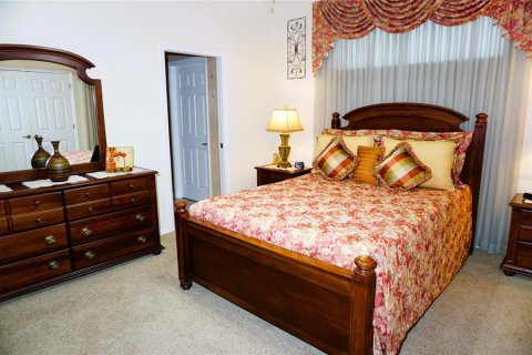 House in Land O' Lakes, Florida 4 bedrooms, 292.55 sq.m. № 2200693 - photo 15