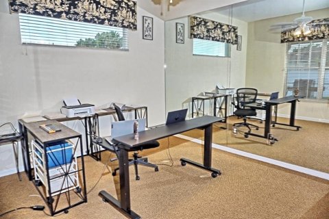 House in Land O' Lakes, Florida 4 bedrooms, 292.55 sq.m. № 2200693 - photo 26