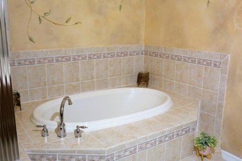 House in Land O' Lakes, Florida 4 bedrooms, 292.55 sq.m. № 2200693 - photo 20