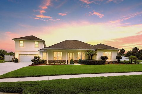 House in Land O' Lakes, Florida 4 bedrooms, 292.55 sq.m. № 2200693