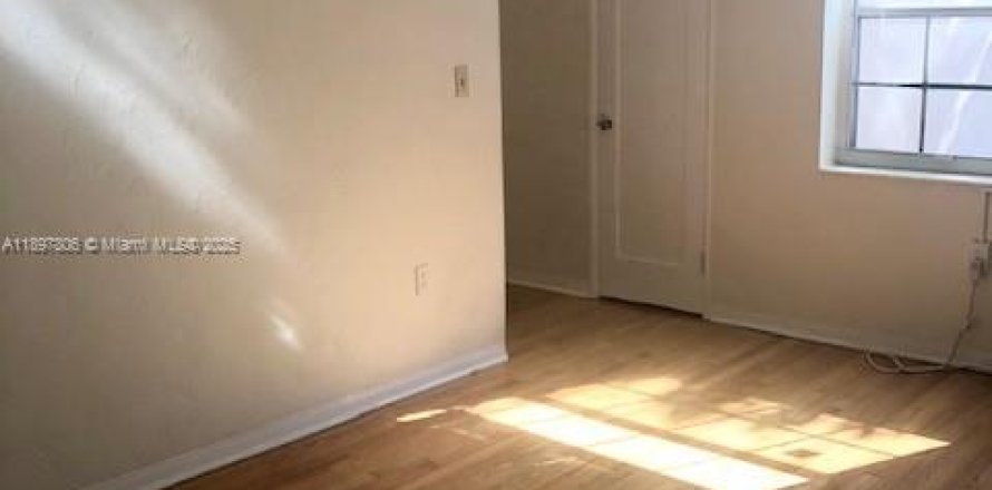 Квартира в Корал-Гейблс, Флорида 1 спальня, 66.89м2 № 1949188