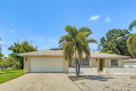 House in Sarasota, Florida 3 bedrooms, 169.45 sq.m. № 2099487