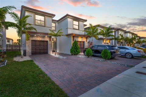 Купить виллу или дом в Хомстед, Флорида 3 спальни, 140.65м2, № 2025791 - фото 2