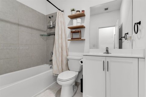 Купить виллу или дом в Хомстед, Флорида 3 спальни, 140.65м2, № 2025791 - фото 12