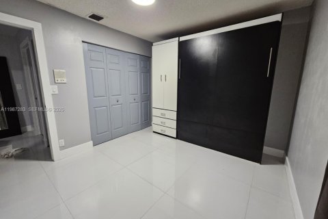 Купить виллу или дом в Майами, Флорида 3 спальни, 128.67м2, № 2050949 - фото 12