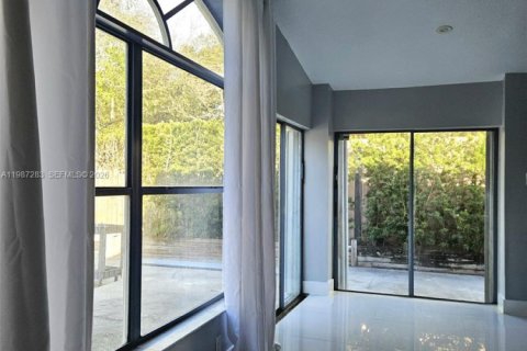 Купить виллу или дом в Майами, Флорида 3 спальни, 128.67м2, № 2050949 - фото 10