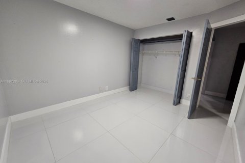 Купить виллу или дом в Майами, Флорида 3 спальни, 128.67м2, № 2050949 - фото 13