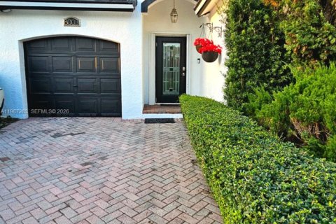 Купить виллу или дом в Майами, Флорида 3 спальни, 128.67м2, № 2050949 - фото 1