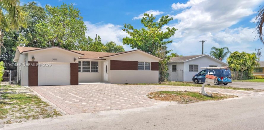 House in Miramar, Florida 3 bedrooms, 106.65 sq.m. № 2079316