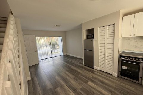 Condo in Orlando, Florida, 1 bedroom  № 1903158 - photo 6