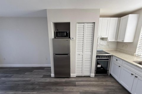 Condo in Orlando, Florida, 1 bedroom  № 1903158 - photo 8