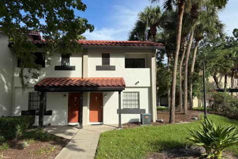 Condo in Orlando, Florida, 1 bedroom  № 1903158 - photo 1