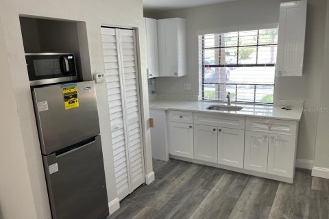 Condo in Orlando, Florida, 1 bedroom  № 1903158 - photo 10