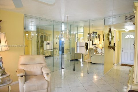 Condo in Sunrise, Florida, 2 bedrooms  № 1799432 - photo 5