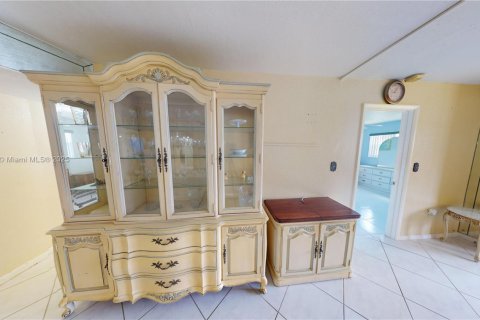 Condo in Sunrise, Florida, 2 bedrooms  № 1799432 - photo 21