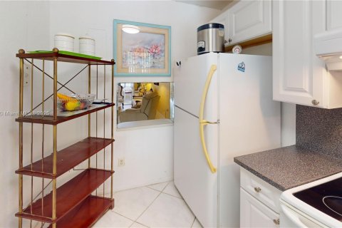 Condo in Sunrise, Florida, 2 bedrooms  № 1799432 - photo 7