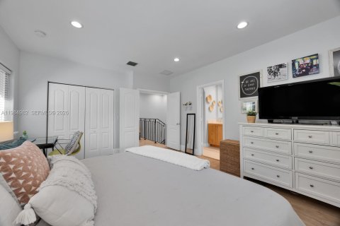 Купить таунхаус в Майами, Флорида 3 спальни, 157.38м2, № 2049658 - фото 11