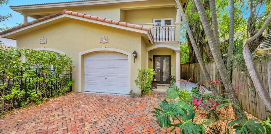 Таунхаус в Майами, Флорида 3 спальни, 157.38м2 № 2049658