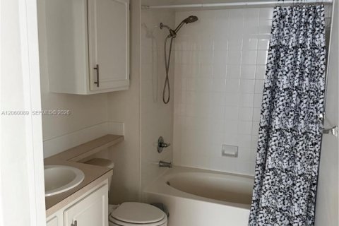 Copropriété à louer à Miami, Floride: 1 chambre, 69.68 m2 № 2249527 - photo 5