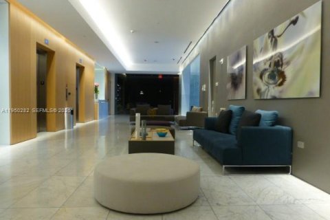 Condominio en alquiler en Miami, Florida, 2 dormitorios, 119.01 m2 № 2008000 - foto 20