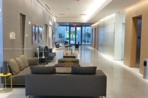 Condominio en alquiler en Miami, Florida, 2 dormitorios, 119.01 m2 № 2008000 - foto 21