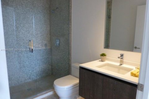 Condominio en alquiler en Miami, Florida, 2 dormitorios, 119.01 m2 № 2008000 - foto 18