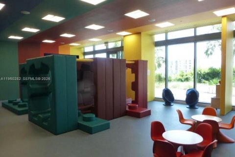 Condominio en alquiler en Miami, Florida, 2 dormitorios, 119.01 m2 № 2008000 - foto 28