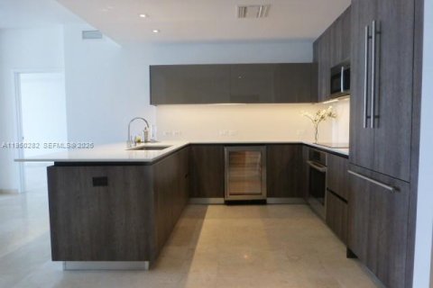 Condominio en alquiler en Miami, Florida, 2 dormitorios, 119.01 m2 № 2008000 - foto 4
