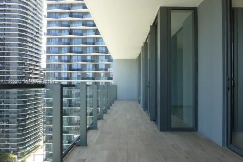 Condominio en alquiler en Miami, Florida, 2 dormitorios, 119.01 m2 № 2008000 - foto 16