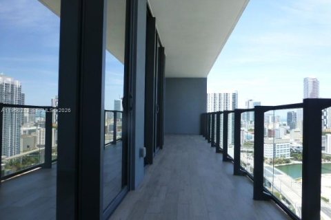 Condominio en alquiler en Miami, Florida, 2 dormitorios, 119.01 m2 № 2008000 - foto 14