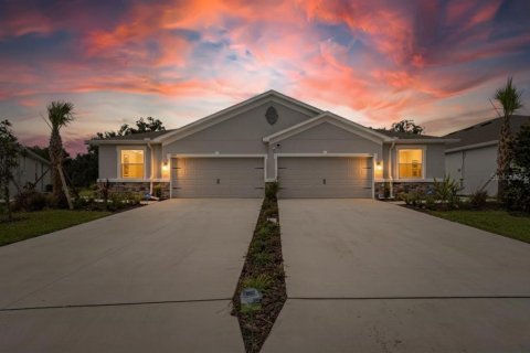 Villa ou maison à Plant City, Floride 3 chambres, 145.39 m2 № 2118241