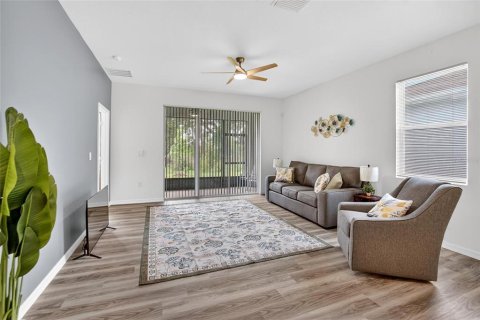 Villa ou maison à louer à Plant City, Floride: 3 chambres, 145.39 m2 № 2118241 - photo 10