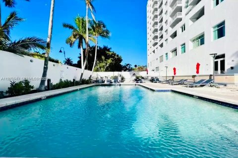 Hotel en venta en Fort Lauderdale, Florida, 1 dormitorio, 43.66 m2 № 2040221 - foto 9