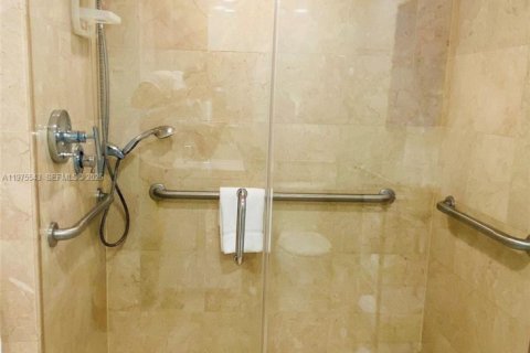 Hotel en venta en Fort Lauderdale, Florida, 1 dormitorio, 43.66 m2 № 2040221 - foto 16