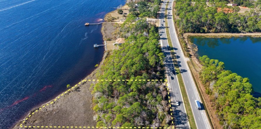 Land in Navarre, Florida № 589800