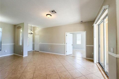 House in New Port Richey, Florida 3 bedrooms, 155.8 sq.m. № 2391589 - photo 13