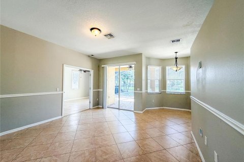 House in New Port Richey, Florida 3 bedrooms, 155.8 sq.m. № 2391589 - photo 12