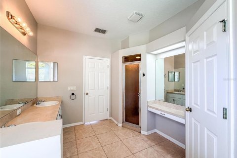 House in New Port Richey, Florida 3 bedrooms, 155.8 sq.m. № 2391589 - photo 28